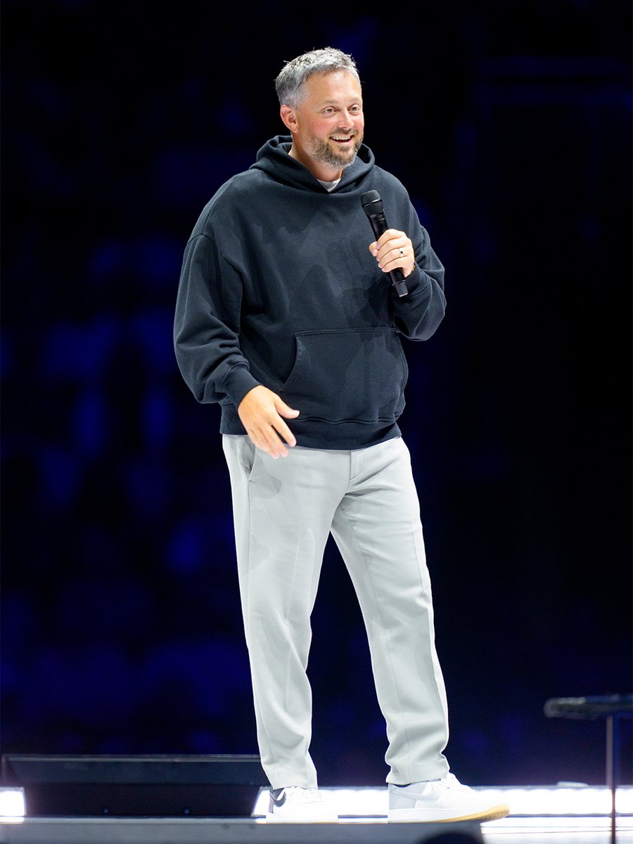 RogersArena's tweet photo. A lot of laughs last night. Thanks for an unforgettable show, @NateBargatze 😂 https://t.co/8jJ12vu1YS