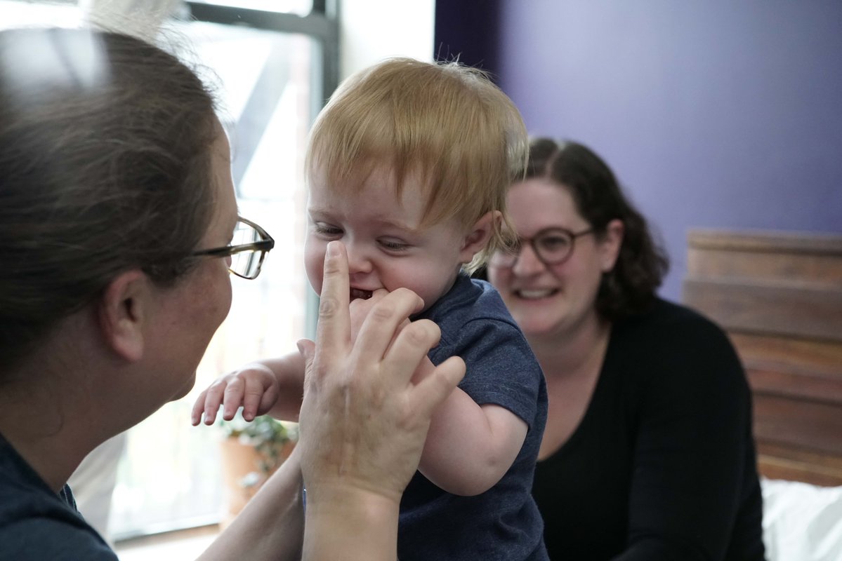joinvroom's tweet photo. There's a soundtrack to every day: leaving a room, finishing a meal, washing hands. Sing the same little tune each time, and watch your child start singing right along. What could you sing about today? 🎶 https://t.co/qDxj1jXzpB