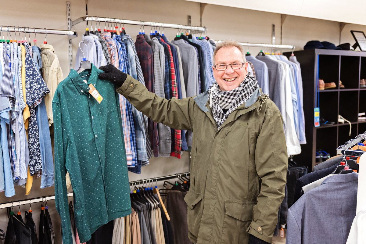 StMichaelsHosp's tweet photo. Every purchase makes a difference. 💛🛍️

Shop with us and help fund vital hospice care for local families.

💬 What's your best hospice shop bargain? https://t.co/xSW0VCU3d9