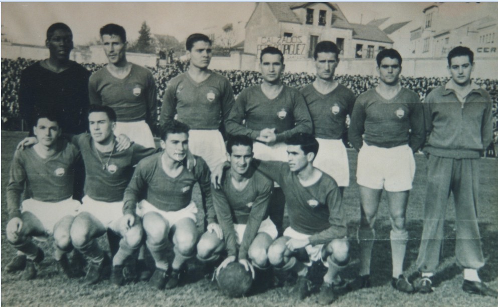 HistRCF's tweet photo. ⬛️Confírmase o falecemento de Andrés Parada Alvite (Suco), xogador do @racingferrolsad a finais dos '50 e logo campión de Liga e da Copa de Cidades en Feira co @FCBarcelona. https://t.co/EqBllu7o4q