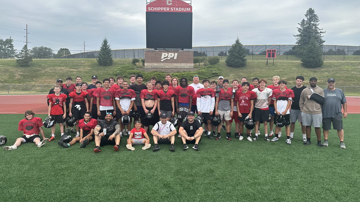 FootballAurora's tweet photo. Can’t say thanks enough to @mac4fb and his staff for once again putting on an outstanding camp. No one does it better. https://t.co/E70zasuBE9