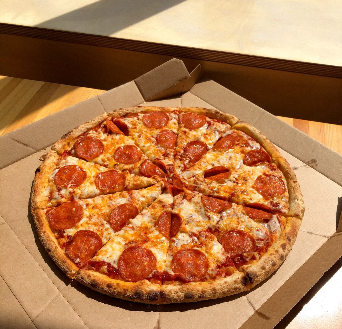 Rosemaeiry's tweet photo. @CardsOfCrows @nighttimejoy Lord, have a mercy. (Walking to the store and bought pizza and going back to both of them)

There you go. https://t.co/yoaIZHNgUH