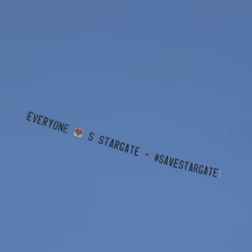 m_rosenbloom28's tweet photo. WOW!!! Can you hear us now @AmazonMGMStudio, @PrimeVideo, and @mgmplus?!?! #SaveStargate #SDCC https://t.co/uL75HItFp1