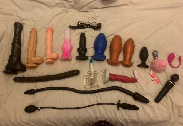 Mhide1142's tweet photo. Pick out your favorite 😍 and tell me how you would love me to use it on you😈 #littlesubmissive #femdom #fendom #femmedom #femdomme #femmedomme #gentlefemdom #softfemdom #dominantwoman https://t.co/uBtv6PM0Fh