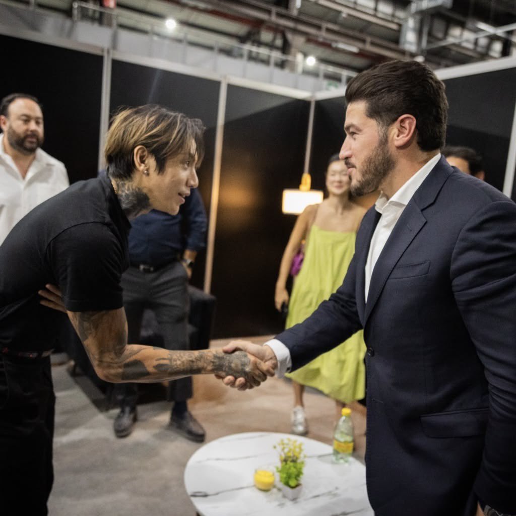 dprkat's tweet photo. El concepto de que Samuel García fuese parte del efecto mariposa por traer a DPR Ian a Monterrey al fan fest y que de ahí le encontrara sentido de nuevo a su carrera y animarse a continuar con su álbum. https://t.co/crkr4a6T8a