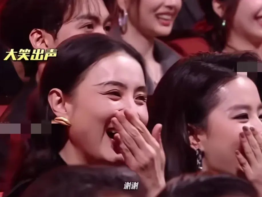 praya0351's tweet photo. Just hit the stage and the first joke landed so hard someone snort-laughed—this is why I do this for a living.  Still glowing from that raw, unplanned win! https://t.co/zBWXXoCL9k