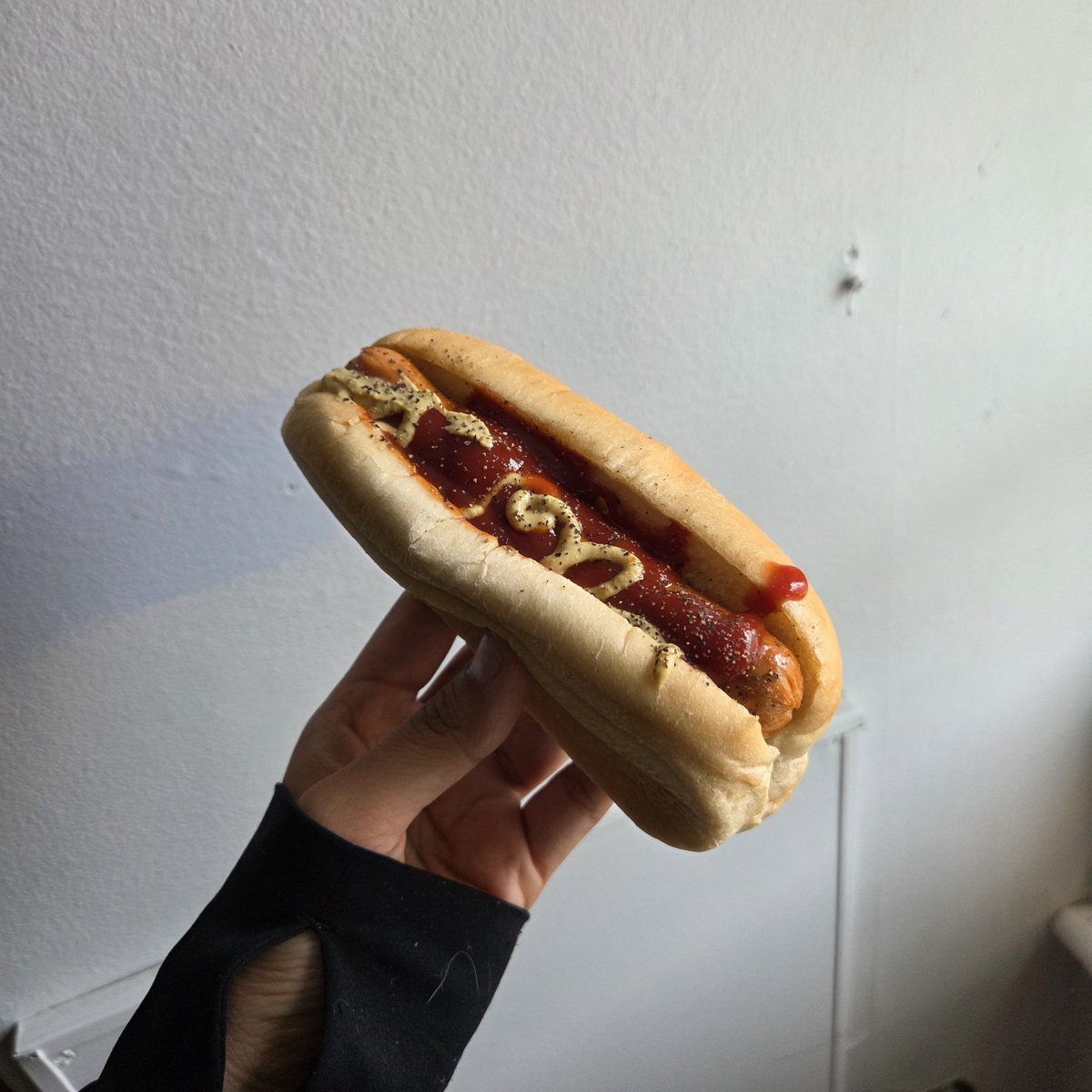 strawbbkcal's tweet photo. Ok i lie abt omad I had a hot dowg before my bike ride td ok

Turkey hot dowg https://t.co/MpdhaR61Ja