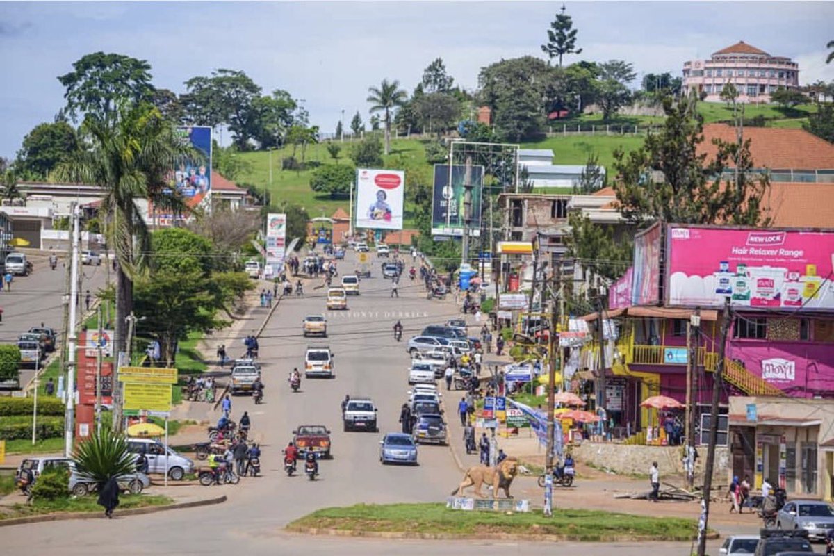 FrankFayo's tweet photo. Seeing how clean and nice #Fortportal already is, tusaba abakulembeze that we be pardoned tomorrow. Cleanliness is the usual thing here! @ObukamaBwaTooro https://t.co/1uDQoOPHJg
