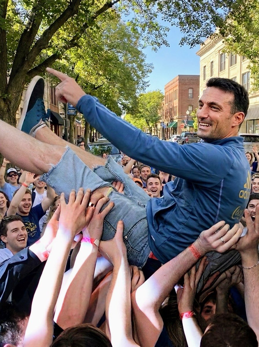 CamilitaGnzlz's tweet photo. Scaloni cuando va a comprar media docena de facturas https://t.co/crEnKPE5BH