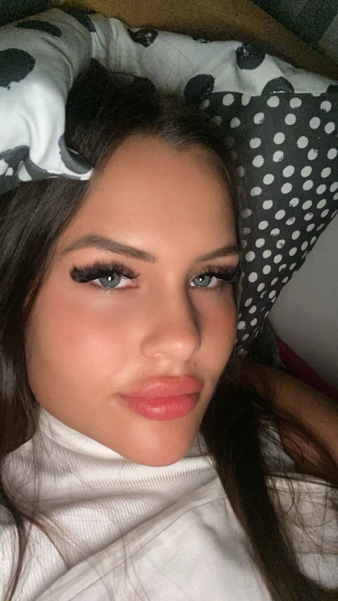 Scamwallets's tweet photo. Bow down for your goddess and get sending https://t.co/UBvihapqMK