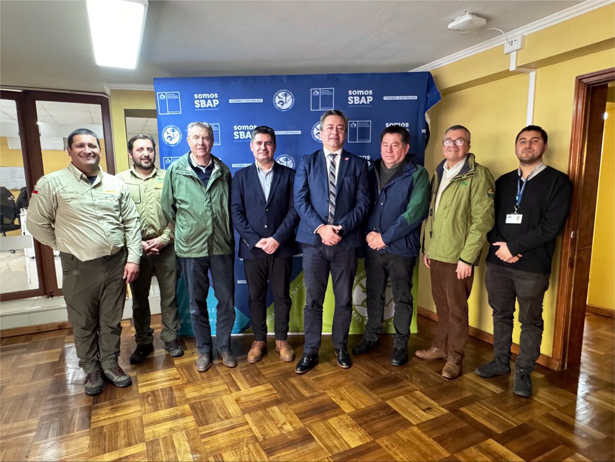 CONAFBiobio's tweet photo. 📍 #CONCEPCIÓN| 🌿 Se realizó la primera Mesa Regional de Gestión del Cambio #SBAP–#CONAF, para coordinar el traspaso de las Áreas Silvestres Protegidas del Estado
🤝 Participaron el gerente de ASP de CONAF, Ítalo Rossi, y el director regional (s) de CONAF Biobío, Francisco Pozo https://t.co/6h0UXudhSv