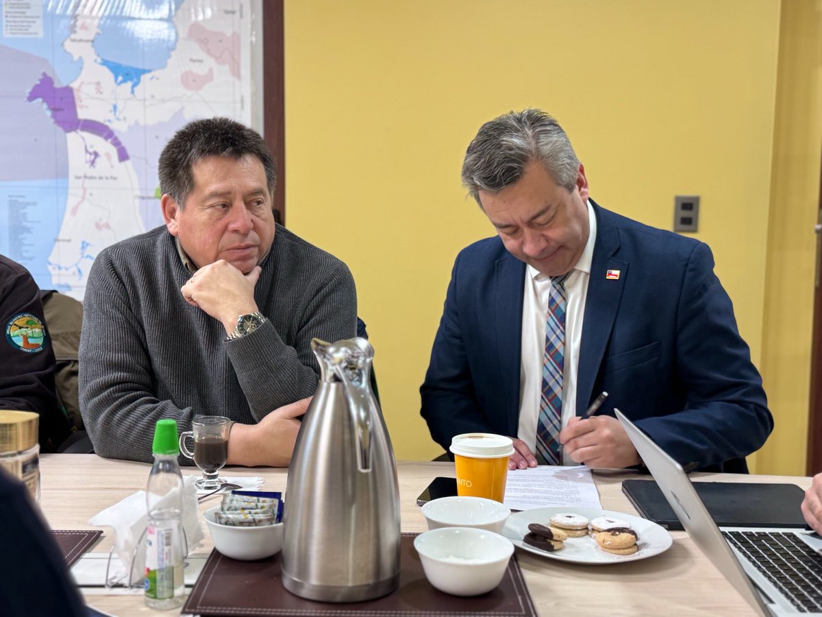 CONAFBiobio's tweet photo. 📍 #CONCEPCIÓN| 🌿 Se realizó la primera Mesa Regional de Gestión del Cambio #SBAP–#CONAF, para coordinar el traspaso de las Áreas Silvestres Protegidas del Estado
🤝 Participaron el gerente de ASP de CONAF, Ítalo Rossi, y el director regional (s) de CONAF Biobío, Francisco Pozo https://t.co/6h0UXudhSv