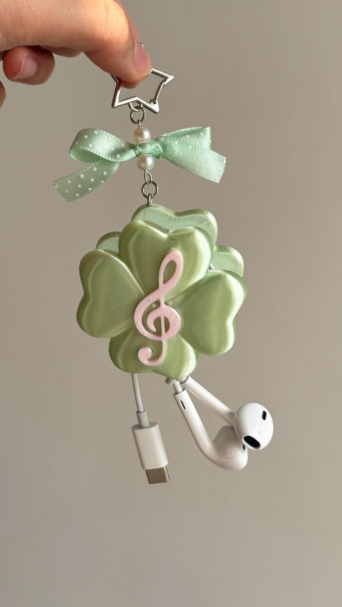 300moods's tweet photo. wired earbuds case https://t.co/D7DnDm13zl