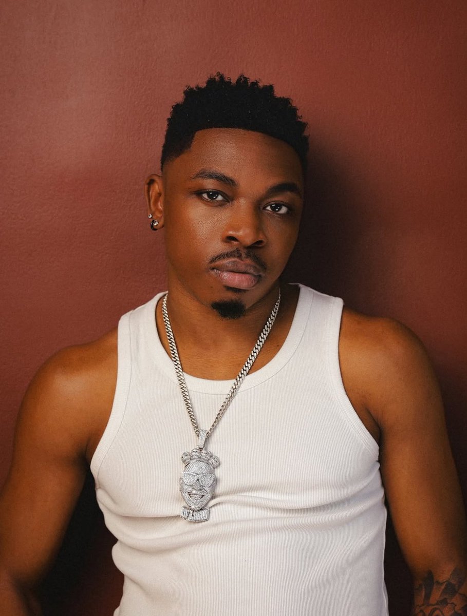 hypetribeng's tweet photo. 🚨MAYORKUN UNVEILS HIS NEW LOOK! 🤩 https://t.co/ZyG64w36Xo