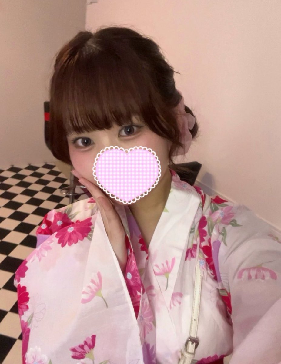 omochi_ChaRiotz's tweet photo. おきゅおわしてます😖💕

ちょっとだったけど浴衣着れて楽しかったです💖
明日もいるのでまってますᐡ⸝⸝>  ̫ <⸝⸝ᐡラストまでいるよー！

そういえばはじめてイベントでたかも🎀 https://t.co/kSoT6hSGNa