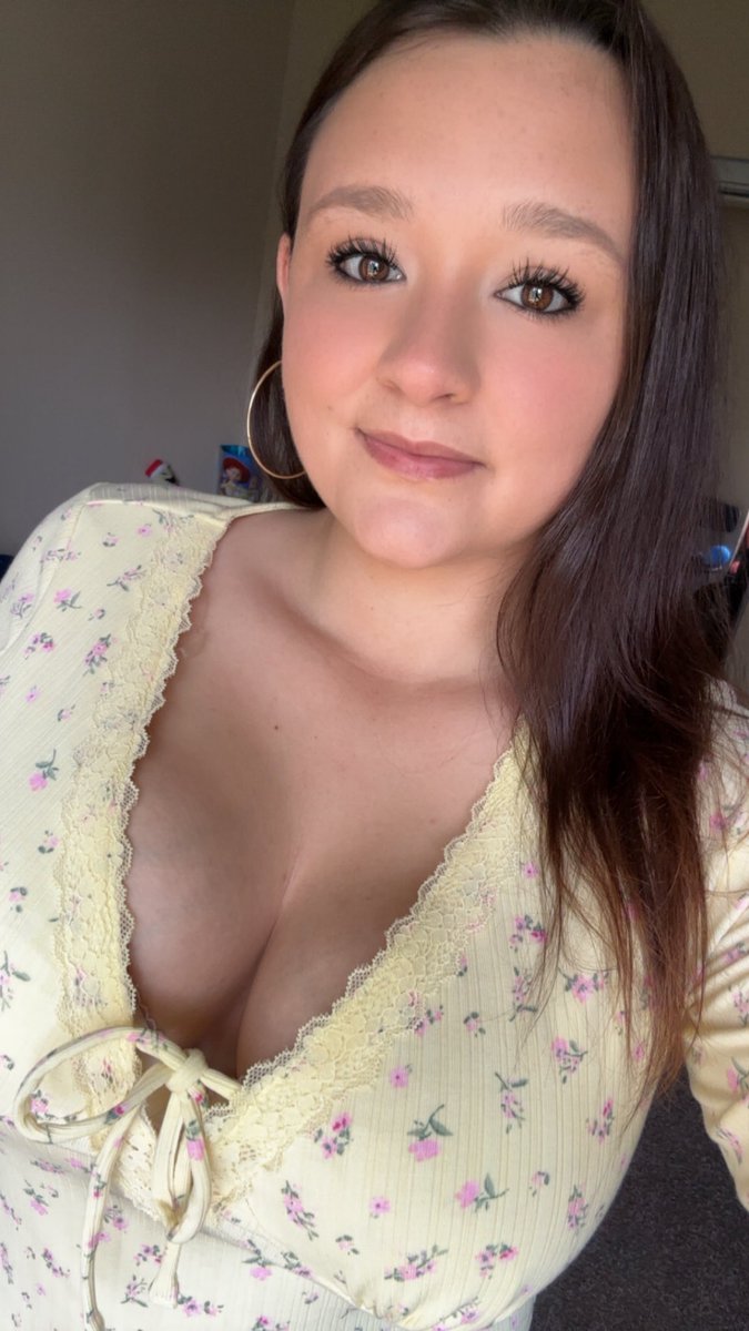 dateemilykay's tweet photo. Dallas I will see you soon ❤️‍🔥

TGIF everyone 😌 https://t.co/HpfbtQ3klY