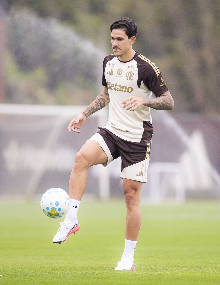 Flamengo's tweet photo. #Treino no Ninho nesta sexta! 🟥⬛️ https://t.co/YeR1LJck6y