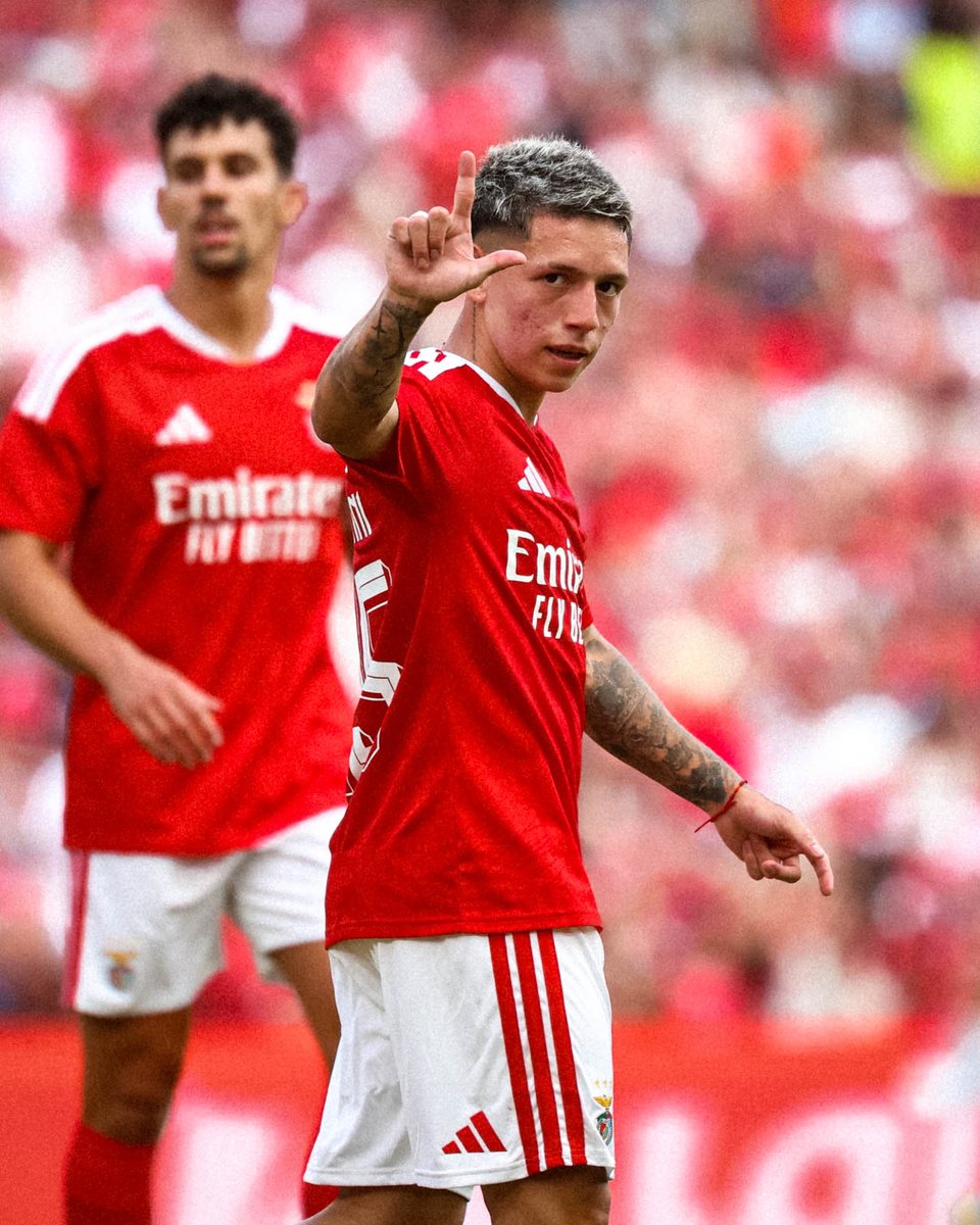 SLBenfica's tweet photo. Prestianni 🤷🏻‍♂️ https://t.co/7clTioQZv1