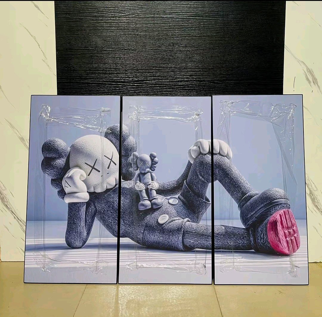 Do you love Kaws artwork?? we have assorted designs available