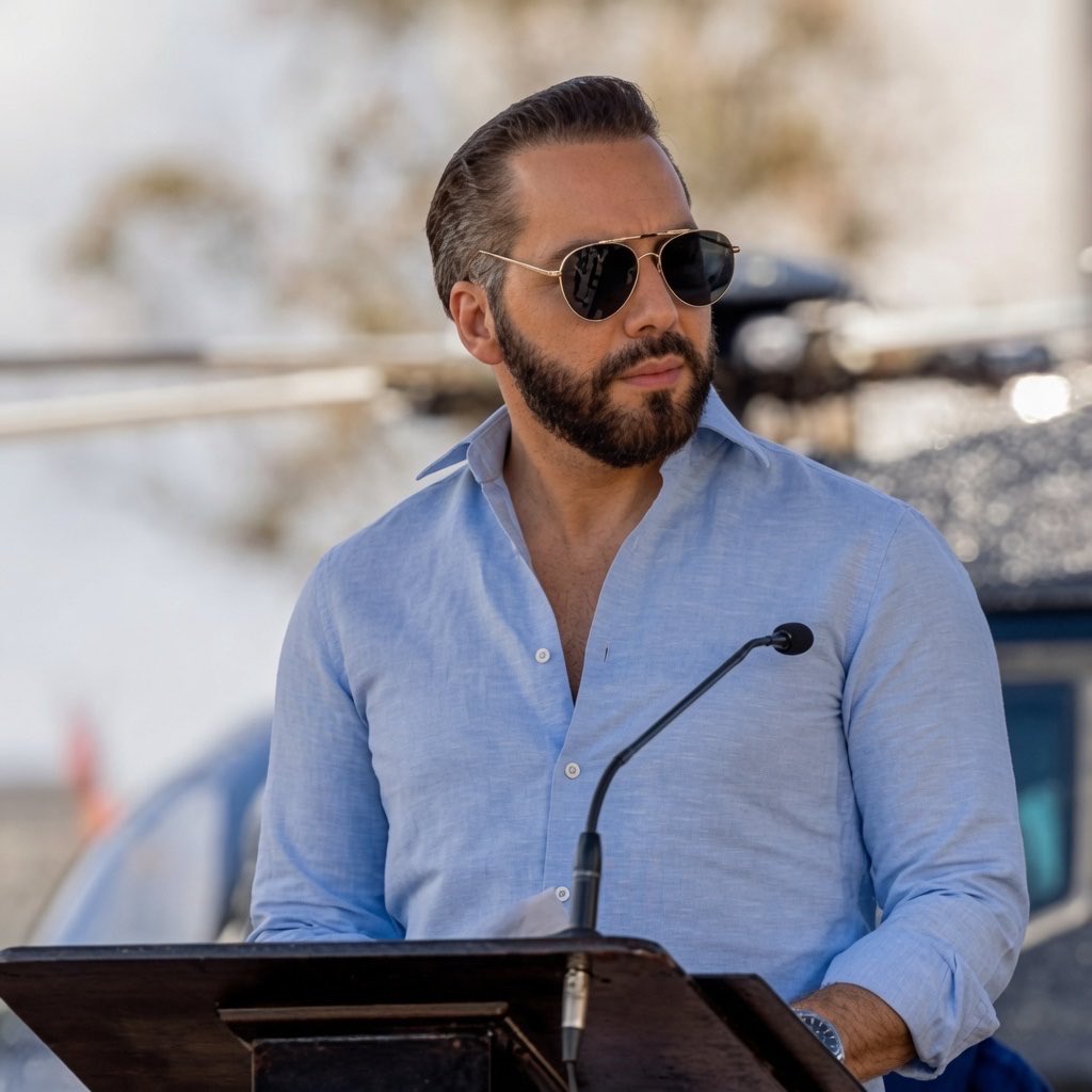RocioInfantesb's tweet photo. Feliz Cumpleaños al mejor presidente que ha tenido América Latina…Nayib Bukele.😎❤️🇸🇻 https://t.co/oEcq4moc9p