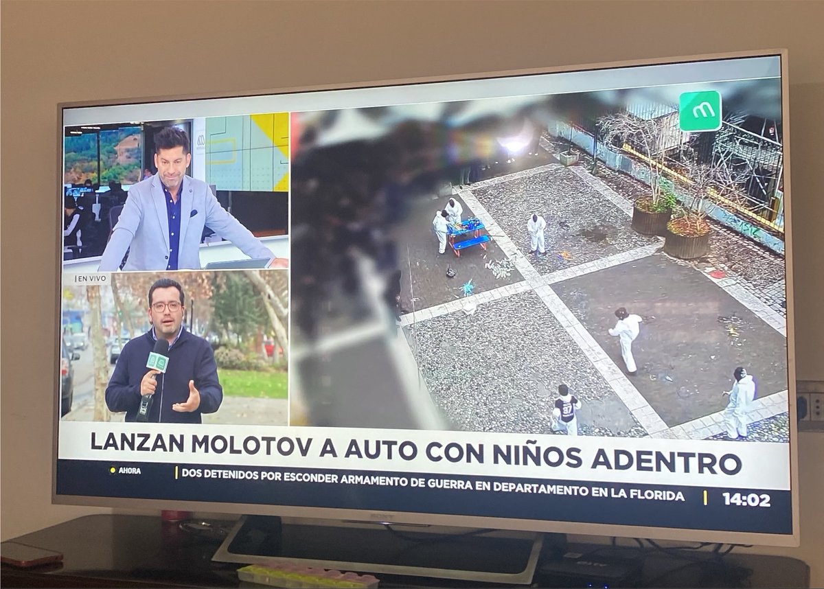 pastosekooo's tweet photo. Estas manifestaciones siempre han existido, y toda la tropa de pacos afuera (pacos que están de punto fijo) incapaces de cerrar una calle para evitar que pasen estas cosas. Pacos, adultos supuestamente capaces de darse cuenta que llueven proyectiles en la vía pública y hacen nada https://t.co/7oDK3XtMRT
