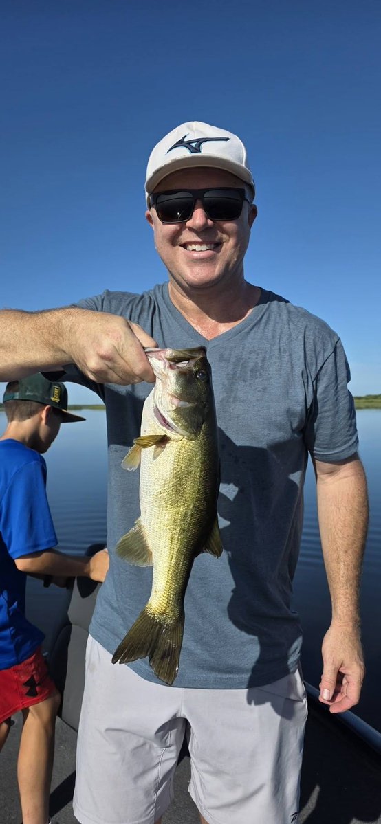 Bassonline's tweet photo. 🎣 Golden mornings. Big BASS. Great memories. 🔥
Capt. Mike Groshon put the Skafie family on a great bass bite with plenty of memories made on the water. 🔥

Book your trip and get in on the excitement! 🎣
📞 954-771-5833

#BassFishing #LakeToho #FloridaFishing https://t.co/jy9olGecS5