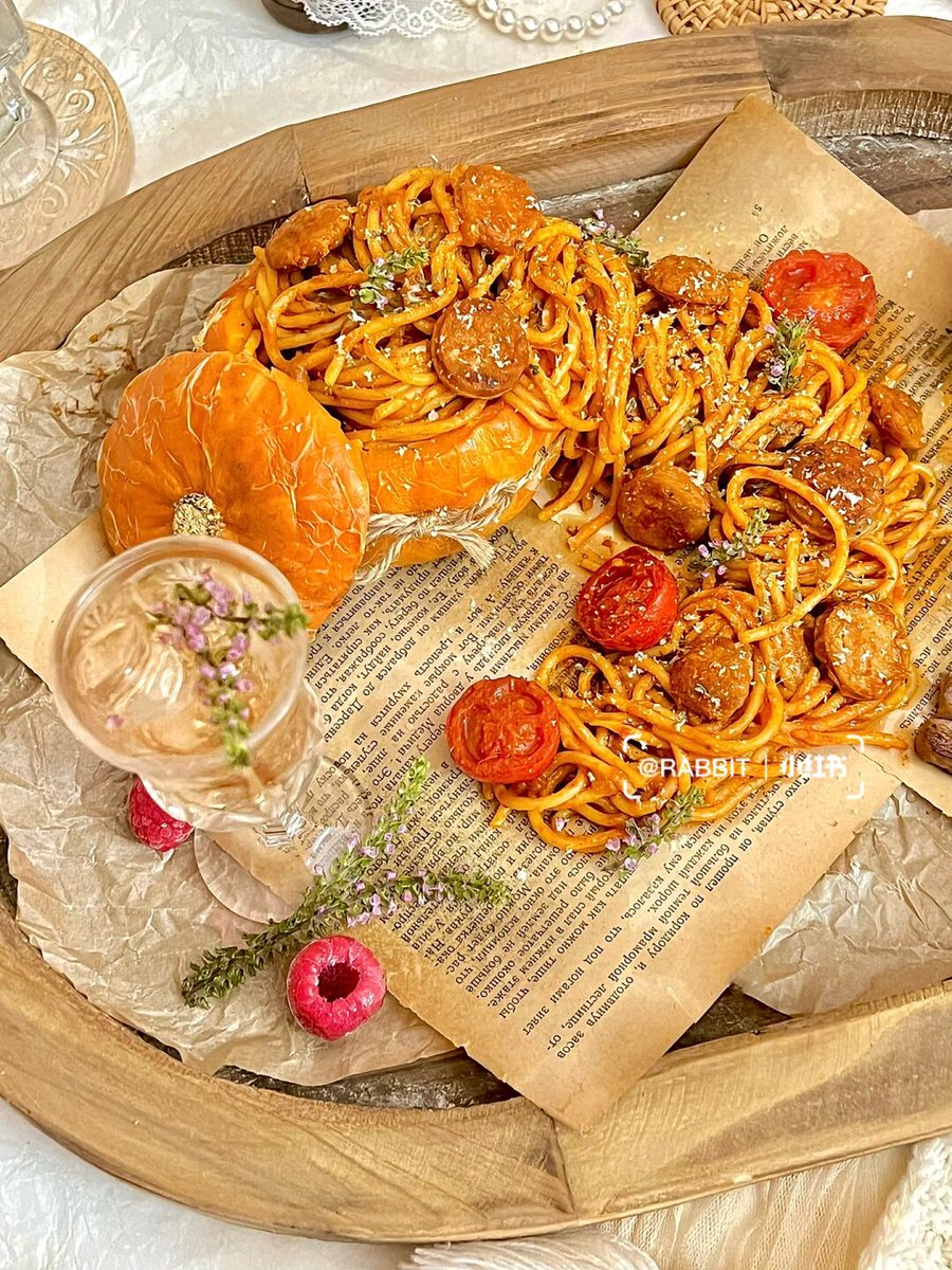 ojs1020's tweet photo. Today’s cozy weekday lunch: homemade tomato basil pasta with a sprinkle of parmesan—simple, tasty, and full of little warm vibes https://t.co/PXrUwBtskq