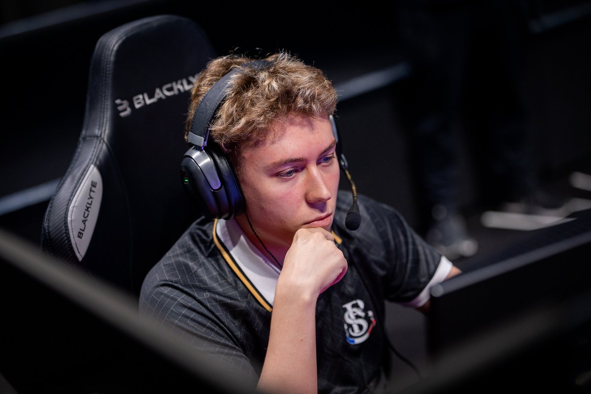 FortniteFraActu's tweet photo. NOTRE PREMIER DUO FRANCOPHONE QUALIFIÉ POUR LA GRANDE FINALE FNCS DU MAJOR 2 ! 🏆

@PodaSaiFN 🇫🇷 &amp; @SeyytoFN 🇫🇷 https://t.co/0THqWd8FsI