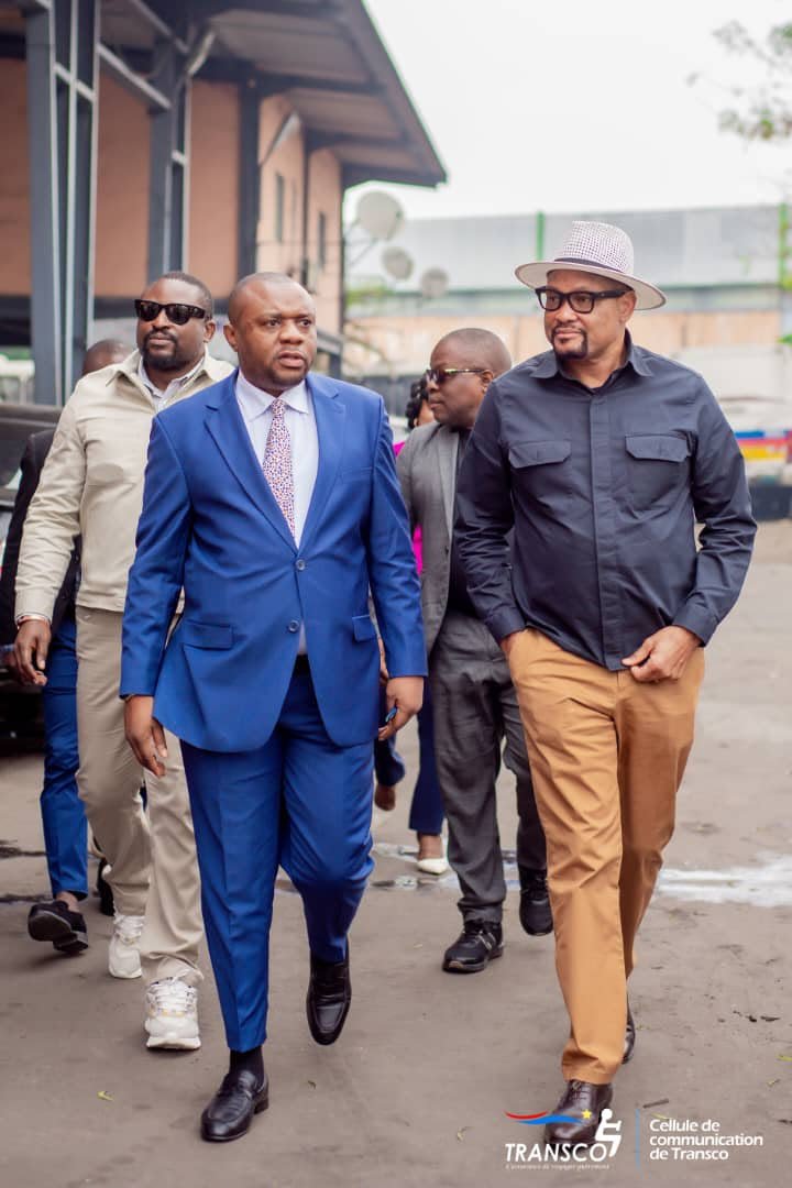 RJwano243's tweet photo. ‼️‼️ #RDC #Transco_News

Le Directeur Général de @transcordc (@CKilubu) a participé, ce vendredi 24 juillet, à la session extraordinaire du Conseil d’administration consacrée aux enjeux stratégiques liés au redressement et à la relance de l’établissement.

En prélude à cette session, le Directeur Général et le Président du Conseil d’administration (@PCA) ont effectué une visite conjointe des différents bureaux et services afin de s’imprégner des réalités du terrain et d’échanger avec les équipes.

Cette démarche traduit l’engagement des instances dirigeantes à renforcer la gouvernance et à poursuivre les réformes nécessaires pour un TRANSCO plus performant au service de la population.