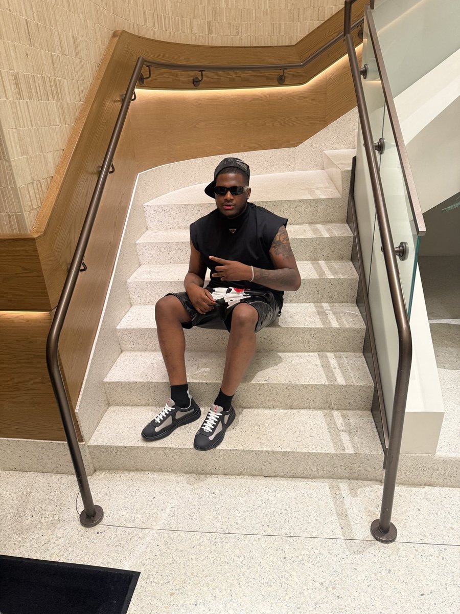 CBickley11's tweet photo. Lil Miami dump🖤 just cause we missed my gday &amp; the 4th , y’all missed me??? F*ck all dat playin’ now I’m grown I put my ❤️ in it! BICKDAWG the only time 2nd acceptable is for seconds... don’t let that go over y’all head WE THEM ONES #FreeDaGuys #RipDaGuys #GBG👑 #StaySuckaFree https://t.co/JkHsdTtvf1