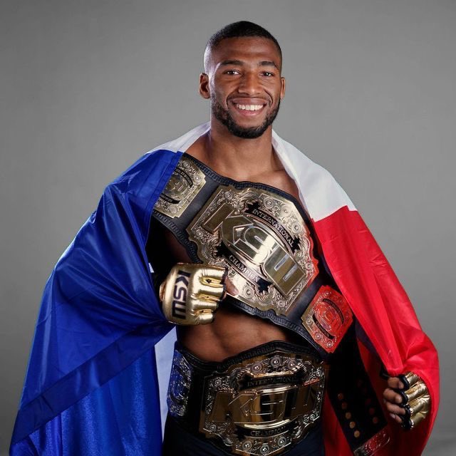 FrenchRapUS's tweet photo. 🚨 ALERTE HISTORIQUE !!!

LE COMBATTANT FRANÇAIS SALAHDINE PARNASSE SIGNE OFFICIELLEMENT À L’UFC 😱

POUR SES DÉBUTS, IL AFFRONTERA DAN HOOKER EN MAIN EVENT DE L’UFC PARIS 🇫🇷 https://t.co/TTQEg0p2SA