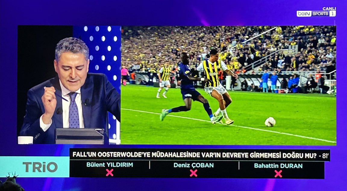 mhmtdde1's tweet photo. @CapitalFener @erdalkaracad @baraansw @samiyensevgisi Bu da trionun yorumu bunlar işine geleni görüyor konuşuyor. Şu maçta stadyumdaydım jaydenin pozisyonu dibimde oldu aq Vardan döner dedik dönmedi. Son dk penaltı olduğunda tek dileğim eline çarpmadan o penaltının penaltı olmasaydı. Hakkımızı verseymiş i*bneler son dk böyle olmazdı https://t.co/Rrb4SxkOo1