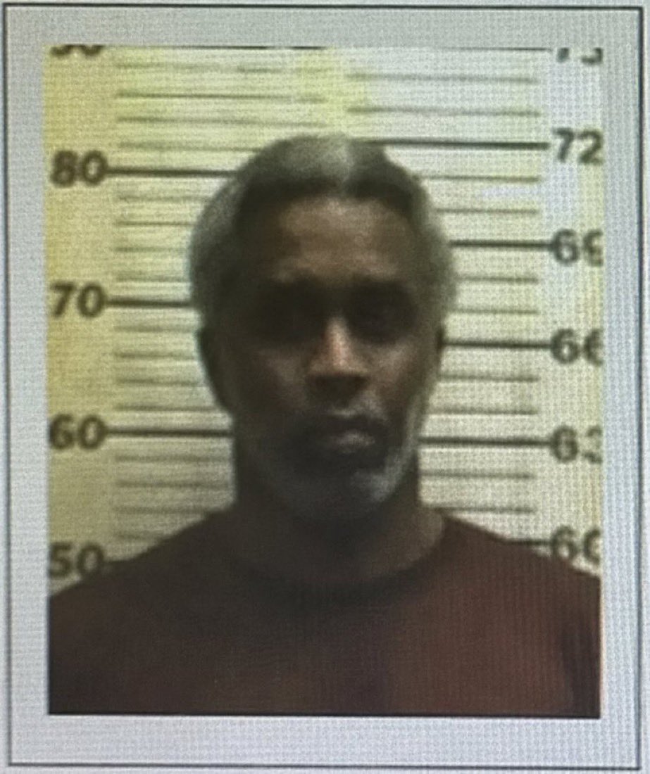 OldHenan's tweet photo. Diddy has reportedly been placed in solitary confinement after allegedly getting into a fight with an inmate who disrespected him. https://t.co/XiBawWndde