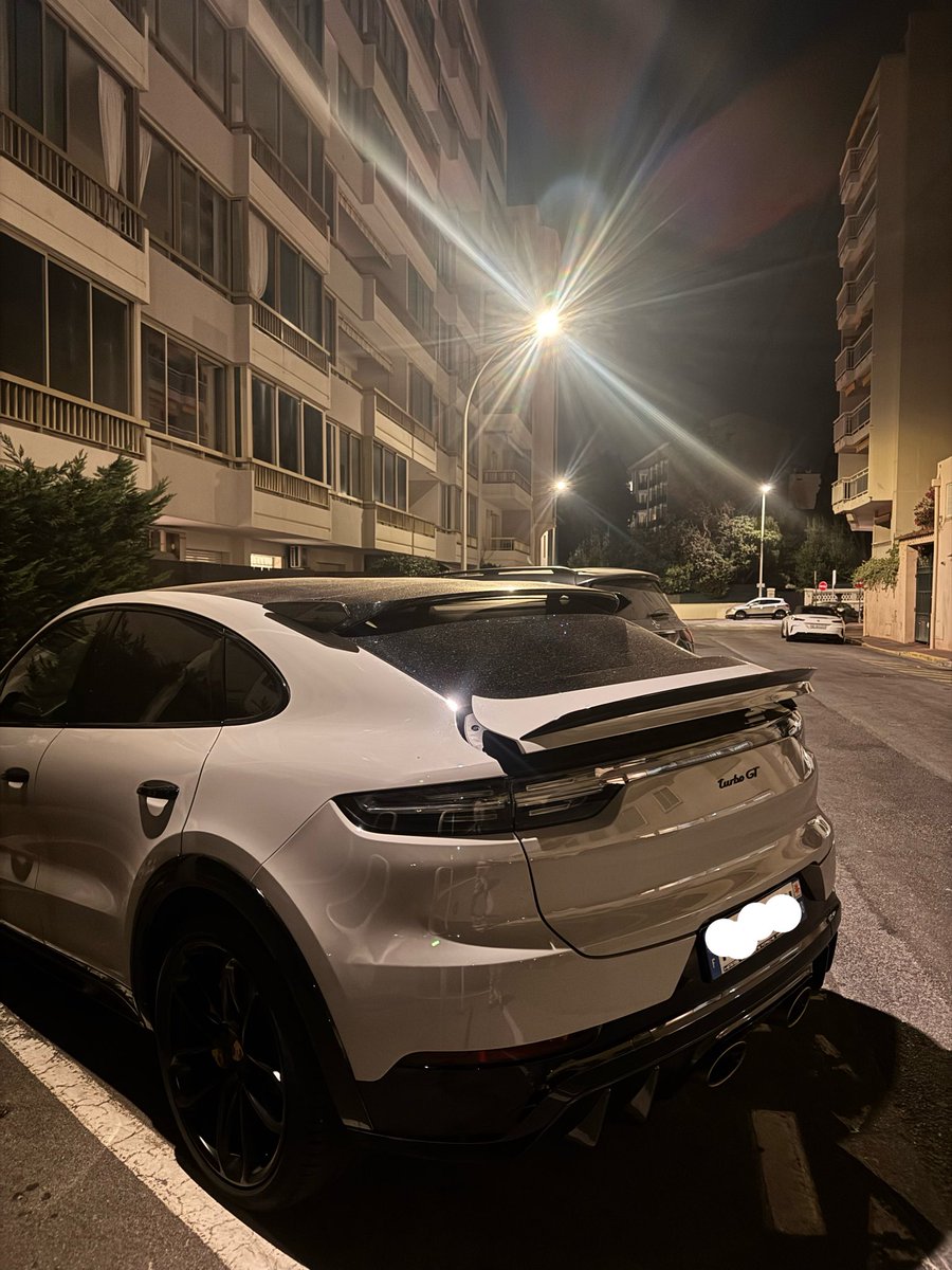 VSYLYM's tweet photo. - 739 chevaux 
- 0 - 100 en 3,3 secondes https://t.co/d6dyOT0ZXn