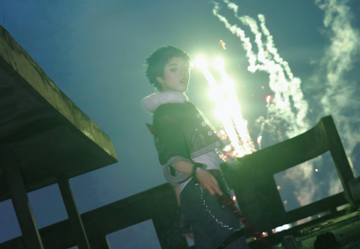 dummydumsuu's tweet photo. Idk but while the shoot was taking we saw fireworks https://t.co/tzTfqQaWTo