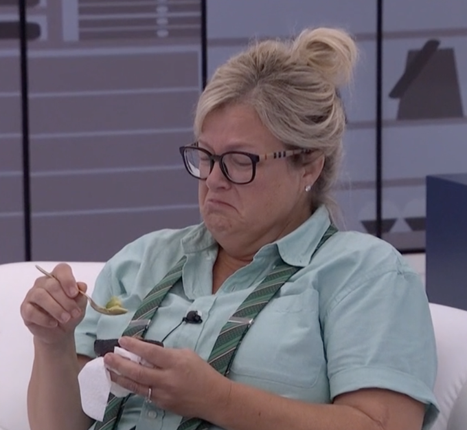 BBLionOteV's tweet photo. when angela finds out they kept the diamond power of veto a secret from her  #bb28 https://t.co/ETKhgX2bIJ