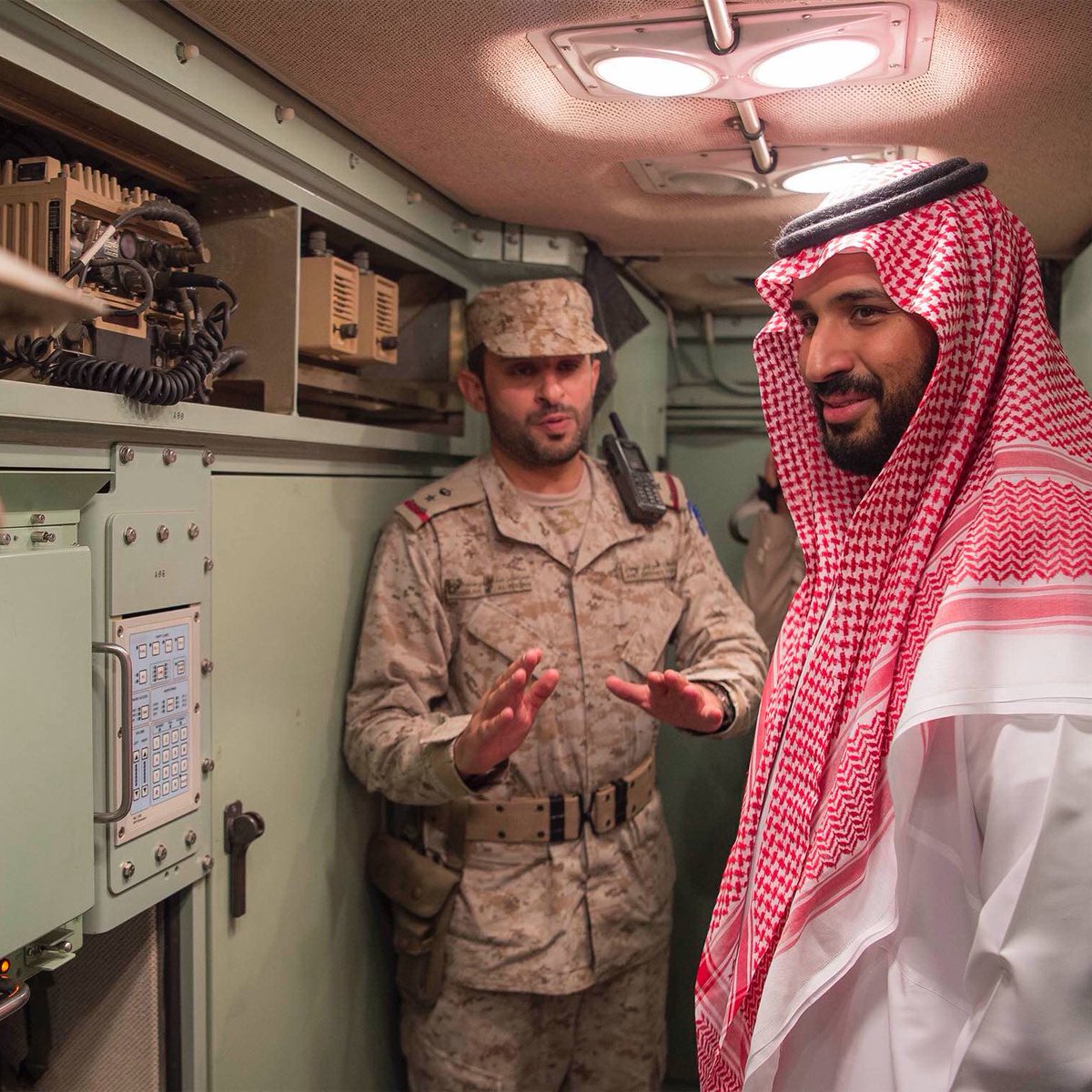 Vorestamina's tweet photo. الأرض نزرعها رماح ومسامير
يحرم عليهم وطيها بالنعالي
ديارنا ماهيب كابل وكشمير
يا هملالي صدق يا هملالي
حامينها الأجداد عج ومعاصير
بسيوفهم على ظهور الجمالي https://t.co/w21iLRaFFU
