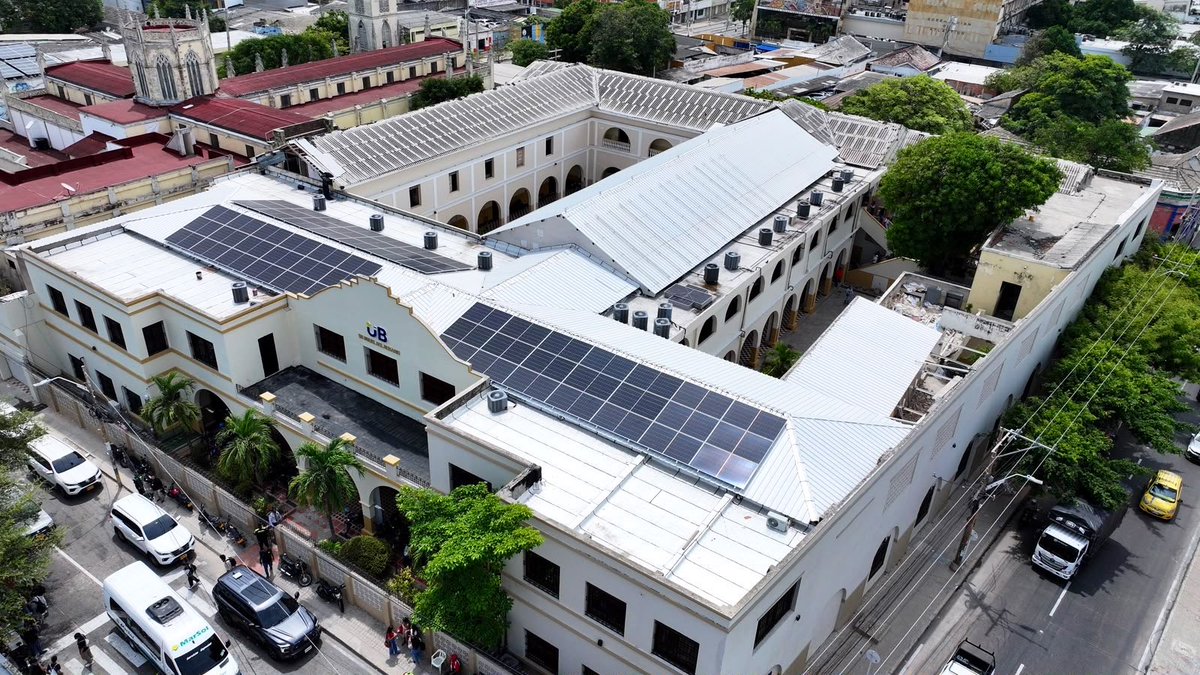 AnaMariaAljure's tweet photo. 🏛️ ¿Sabías que en #Barranquilla recuperamos edificios y respetamos su patrimonio para que sigan al servicio de nuestra gente?

Ese es el caso del antiguo 🏫Colsamiro, un lugar que hace parte de la historia de la ciudad y que hoy sigue formando generaciones como sede de la IUB🎓. La @alcaldiabquilla avanza en un gran proyecto de infraestructura para la renovación de este edificio: más aulas, reforzamos su estructura, paneles solares, ampliamos los baños y adecuamos nuevos espacios académicos y administrativos, para que cada vez más jóvenes tengan la oportunidad de estudiar en las mejores condiciones. #NoParamos 🚧