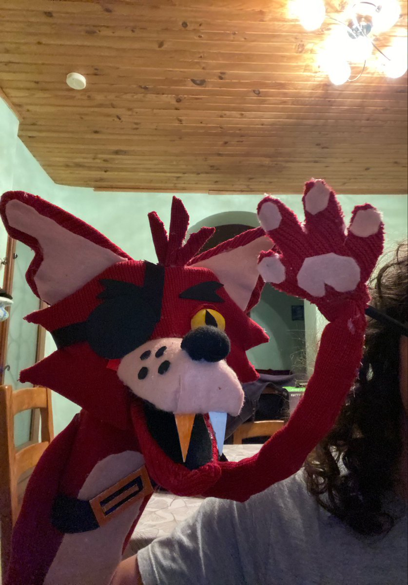 Antoine14180678's tweet photo. My Foxy puppet !!!
#Fnaf https://t.co/wxR9ErI5Mv