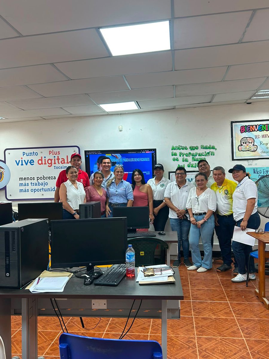 SecEducaCundi's tweet photo. Seguimos fortaleciendo la estrategia de Movilidad Escolar en Cundinamarca.

Estuvimos presentes en siete provincias del departamento, desarrollando jornadas de capacitación sobre el Sistema General de Regalías para los Convenios Interadministrativos de Movilidad Escolar 2026-2027 https://t.co/GMnmw64BlJ