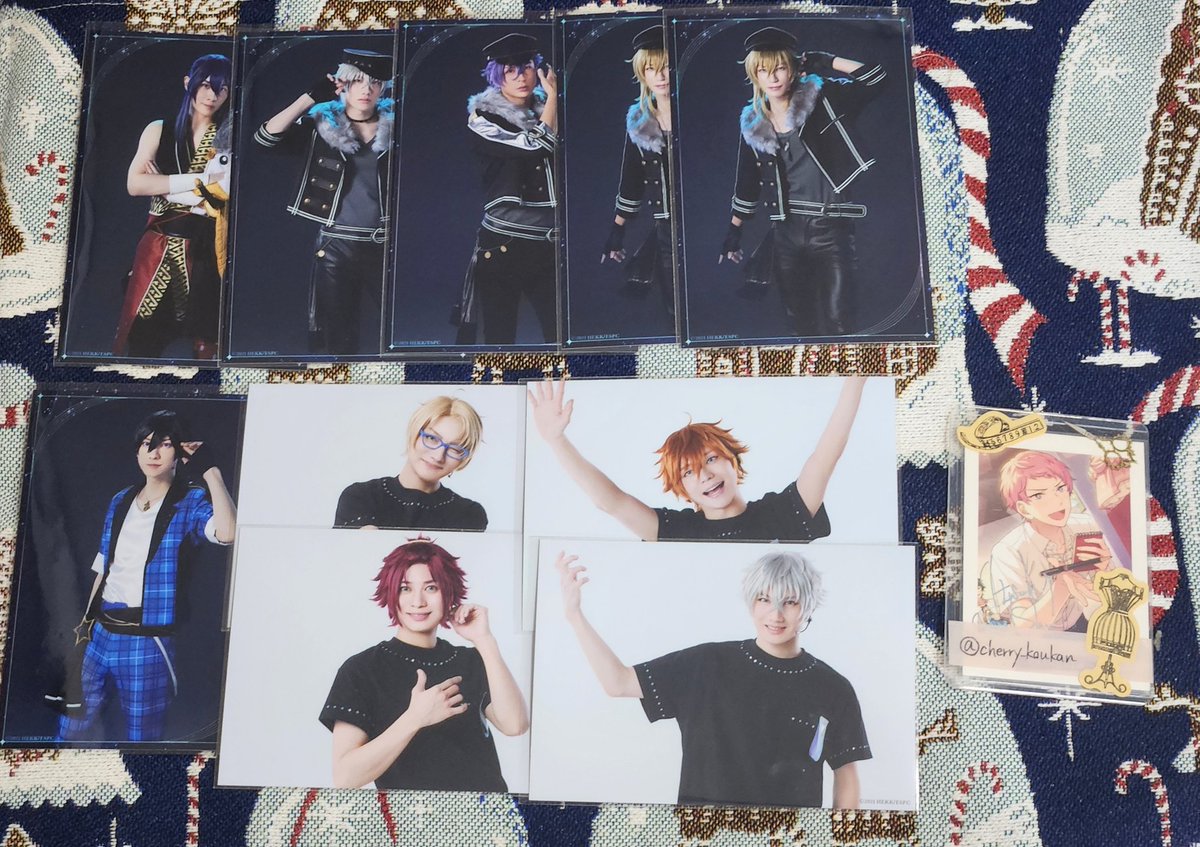 cherry_koukan's tweet photo. 【交換/譲渡】あんさんぶるスターズ！THE STAGE -10th Anniversary LIVE-
あんステ ランブロ ブロマイド
譲▶颯馬、晃牙(縦、横)、アドニス、薫、北斗、真、真緒、スバル

求▶宗、みか、光、創

郵送もしくは8/1夜、8/2昼、8/9昼前後手渡し
光と創は1点ずつ求めています
お気軽にお声がけください🙇🏻‍♀️ https://t.co/YSqmjwElw1