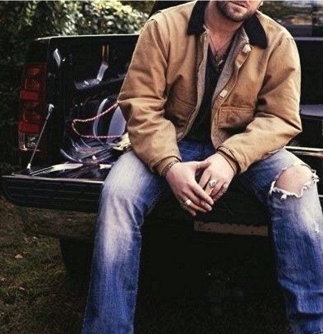 joeIsmillers's tweet photo. more pics of joel i'd have in my phone https://t.co/HXTDiMlgau