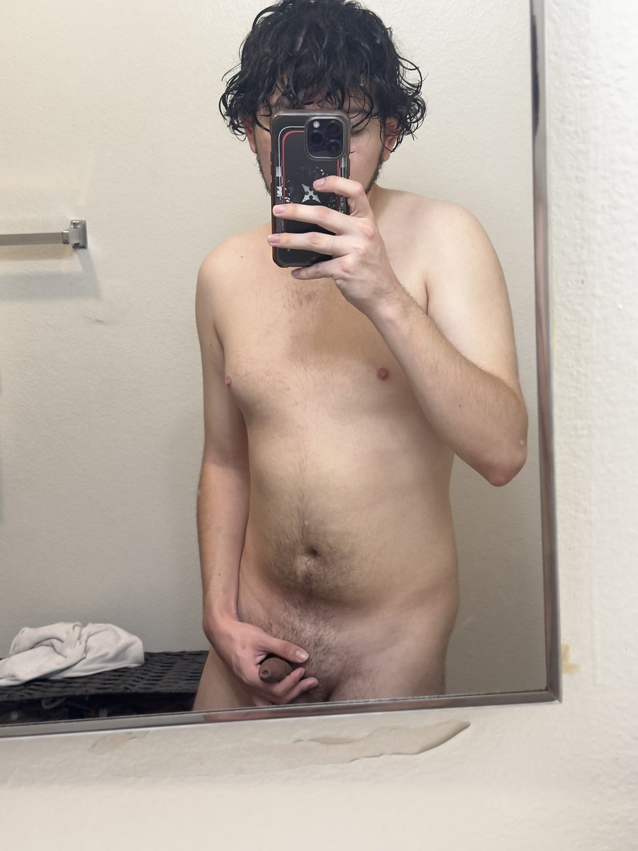 r3ze_b0mB's tweet photo. #nsfwtwtًً intro!!

- new to nsfwtwt!
- 19
- he/him (Questioning???)
- Bi/Pan 🏳️‍🌈
- 🔞 MDNI‼️‼️Like ew
- Open DMs for anything
- MOOTS!!
- Be my friend 😣
(Excuse the horrible pictures)

#moothunt〃・ #nsfw #anitwt #weirdo #loser #mdni #shy https://t.co/a8FQZMuLS1