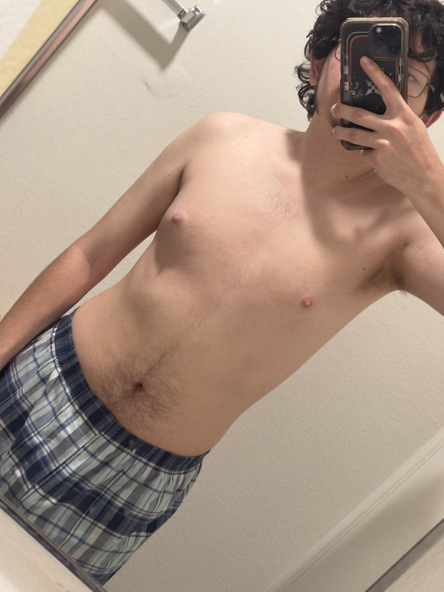 r3ze_b0mB's tweet photo. #nsfwtwtًً intro!!

- new to nsfwtwt!
- 19
- he/him (Questioning???)
- Bi/Pan 🏳️‍🌈
- 🔞 MDNI‼️‼️Like ew
- Open DMs for anything
- MOOTS!!
- Be my friend 😣
(Excuse the horrible pictures)

#moothunt〃・ #nsfw #anitwt #weirdo #loser #mdni #shy https://t.co/a8FQZMuLS1