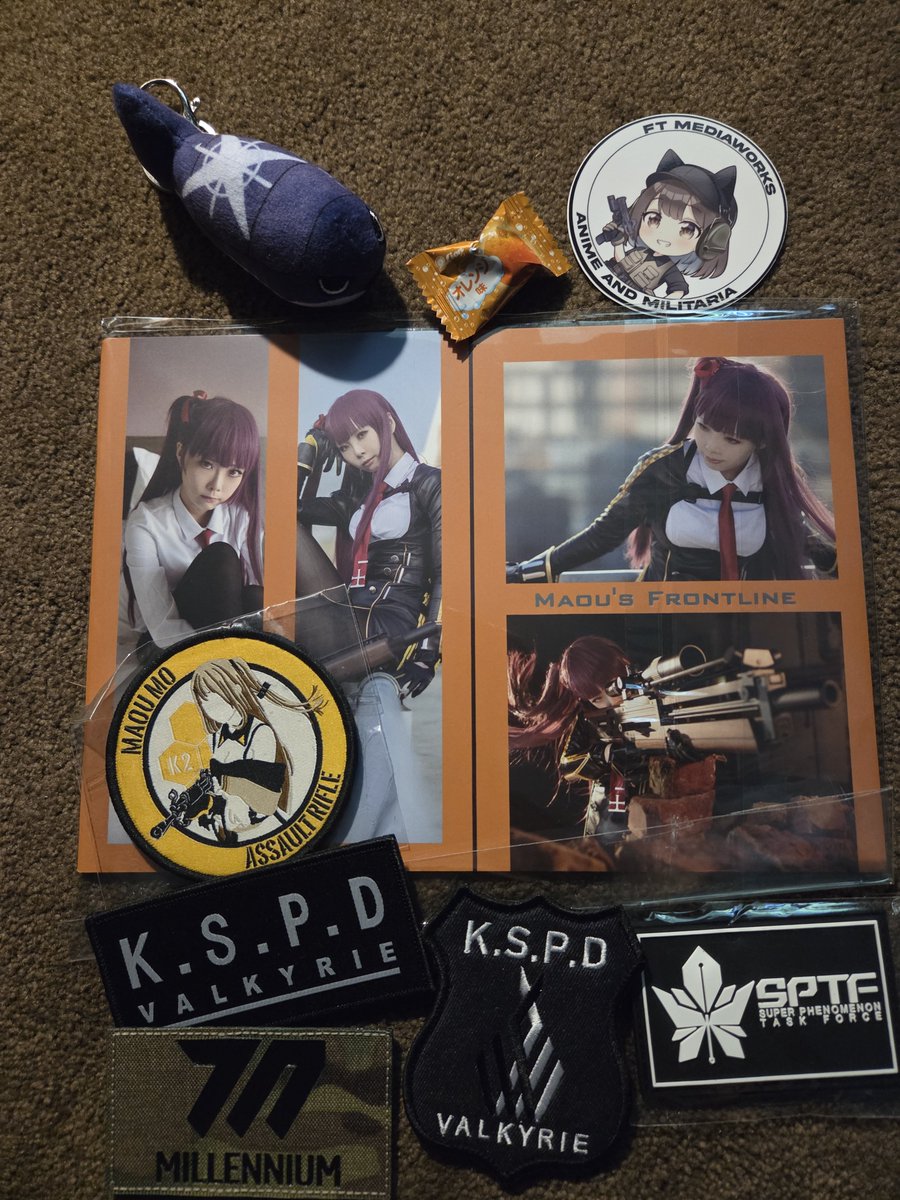 SamSseam's tweet photo. Another @FuryTomic delivery and another @maou_mo photobook. 

Was definitely not expecting the K2 patch. A welcome surprise for sure! Thanks! https://t.co/pgG1v9tcIC