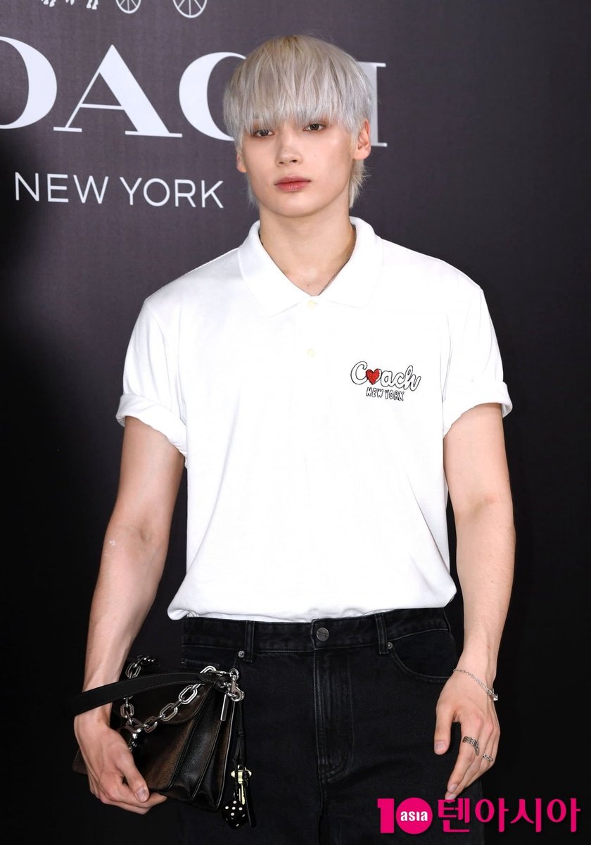 ningarms's tweet photo. Can't believe it's been a year since this coach photocall event https://t.co/WNx8rITK5j