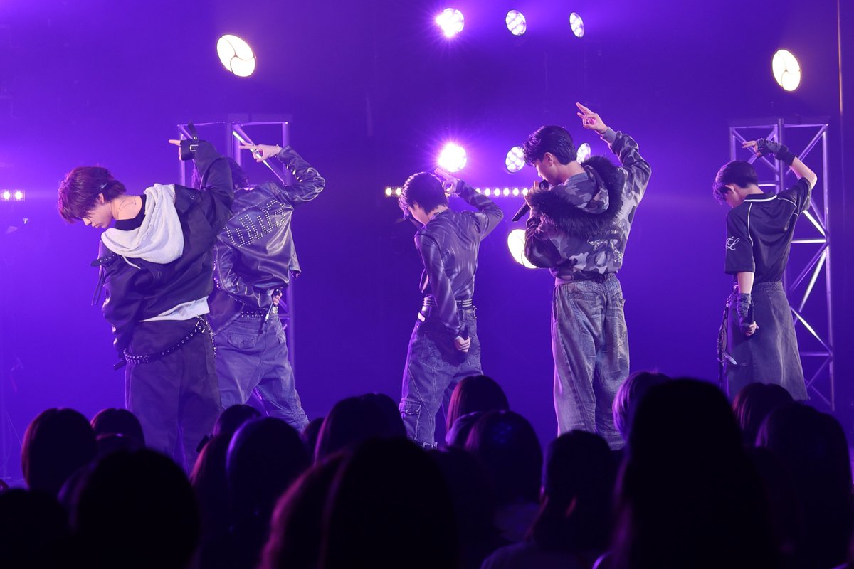 tryangle_bmsg's tweet photo. the TRYANGLE stage still⟁
〜SPECIAL EVENT in Aichi〜

OKAY! / Team PINK
YUTA, REN, RYOMA, AOI, YU

トレトラ番組オリジナルグッズ販売中！
https://t.co/YheWTlJu14
▼7月31日23:59まで

@bmsg_trainee #BMSGTRAINEE https://t.co/uFvRvxwhCR