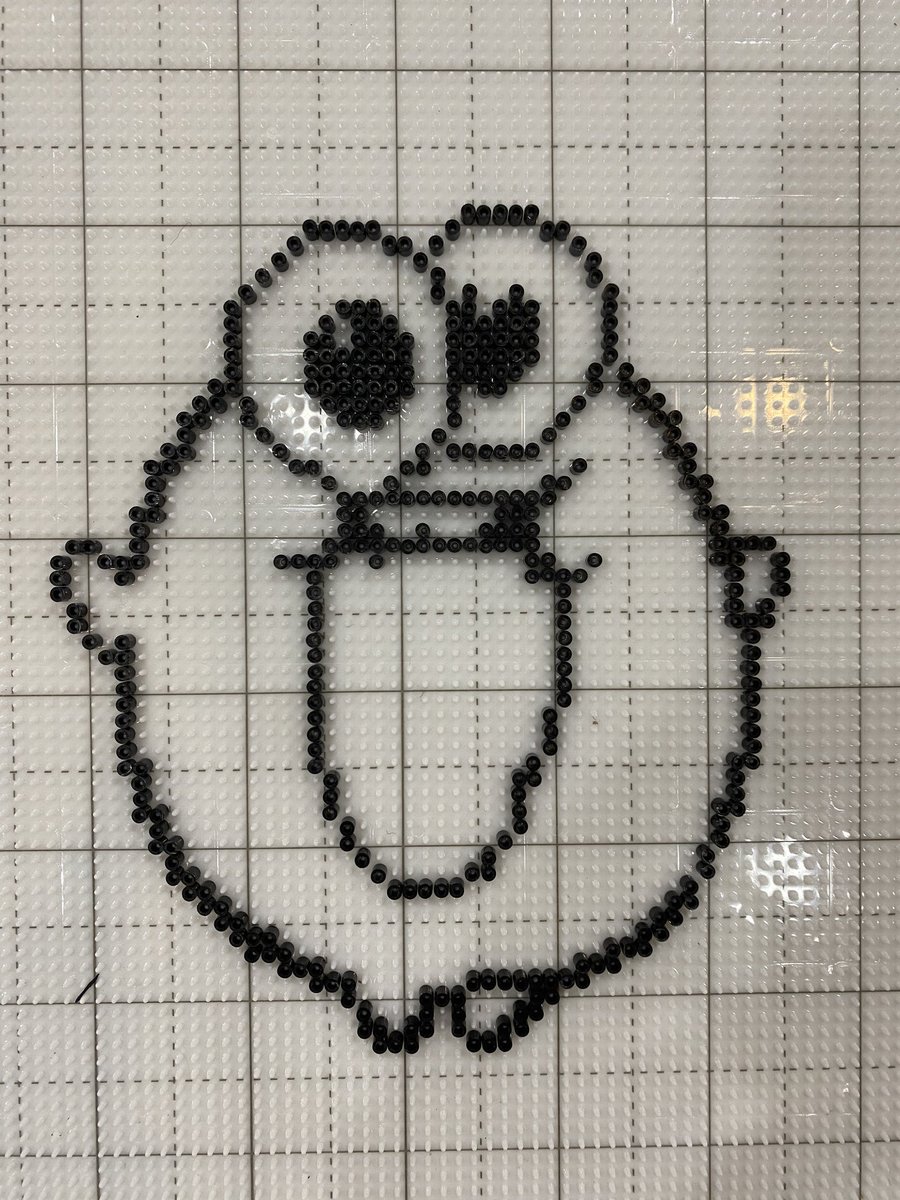 Nanifamu_suxi's tweet photo. Esse mini Sato de perler é minha recompensa pessoal por suas performances maravilhosas. Quando o estresse do trabalho bater forte, só de olhar ele já me deixa feliz! @sato_pequeno 

#LEVSato https://t.co/tckvBX09Ew