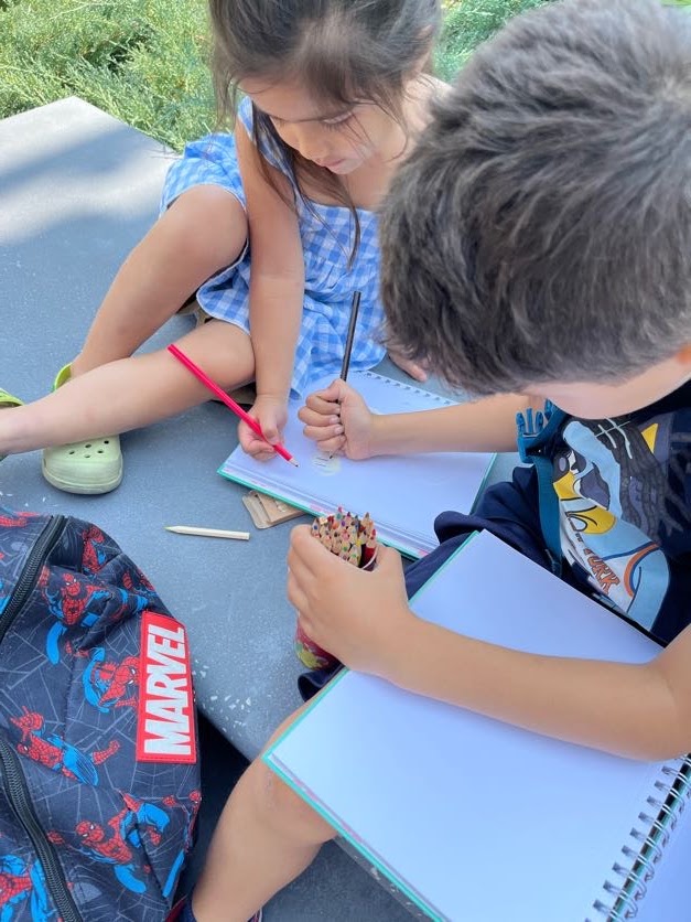 stemkidsnyc's tweet photo. Week 1 of STEMXPlorers' Innovation Lab ended well! 🚀 Students completed games in codeSpark, ScratchJr. &amp; Kodable, coded Dash Robots, explored art at the Studio Museum of Harlem 🎨, and engineered motor-powered Skribbl Bots. What an amazing week of STEAM learning! 💡
#STEM #NYC https://t.co/bRb0GDkBXM