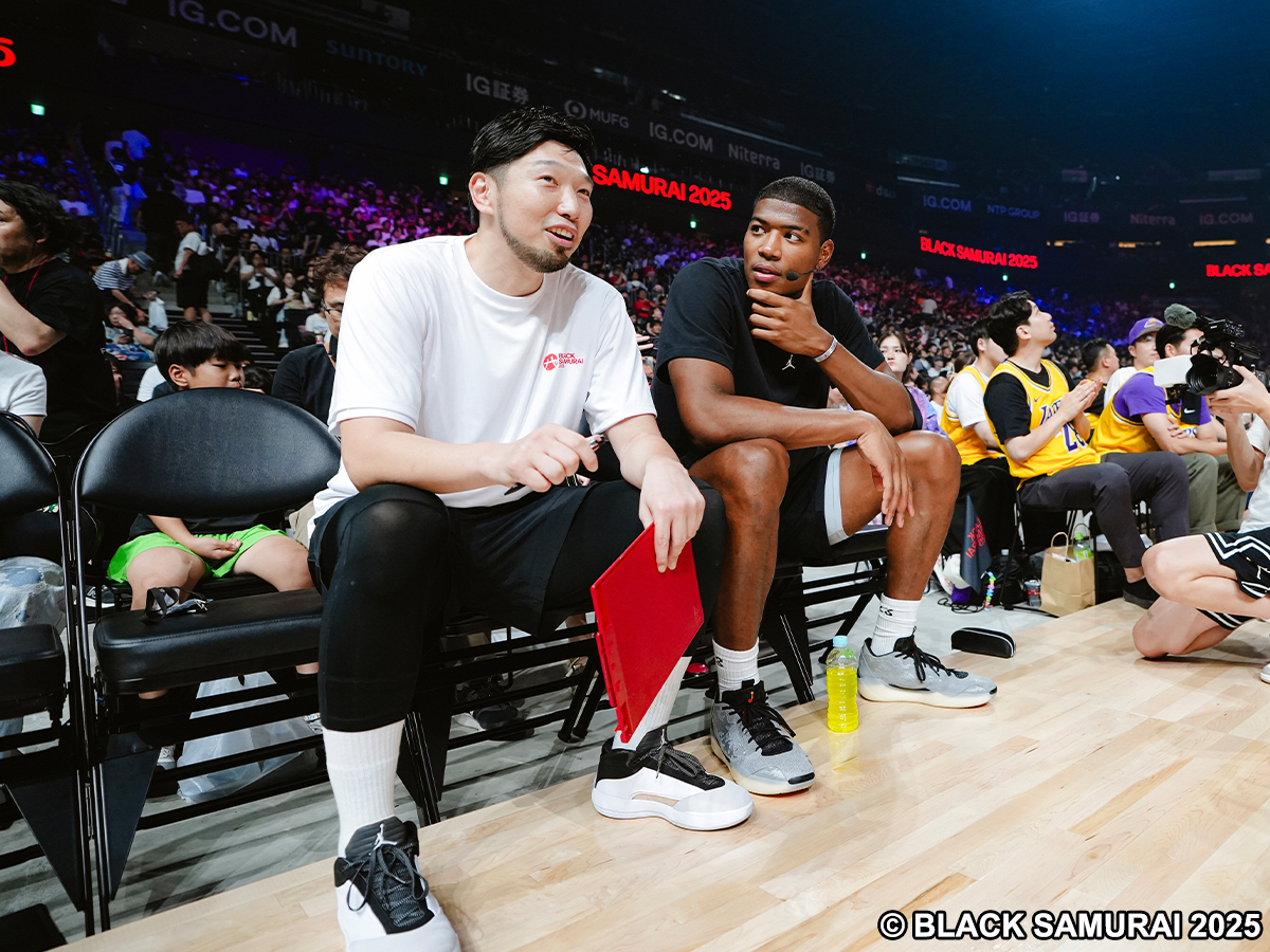 bbking_jp's tweet photo. 🇯🇵インタビュー🏀
『BLACK SAMURAI』が日本の育成年代にもたらすものとは…松井啓十郎が現地で見た“世界基準”
https://t.co/dmFT9KytVS
リードアシスタントコーチとして「BLACK SAMURAI 2025 THE CAMP」に参加した松井。学生時代をアメリカで過ごしたKJは、現場で何を感じたのか、お話を聞きました💬 https://t.co/aXmtspVqIk